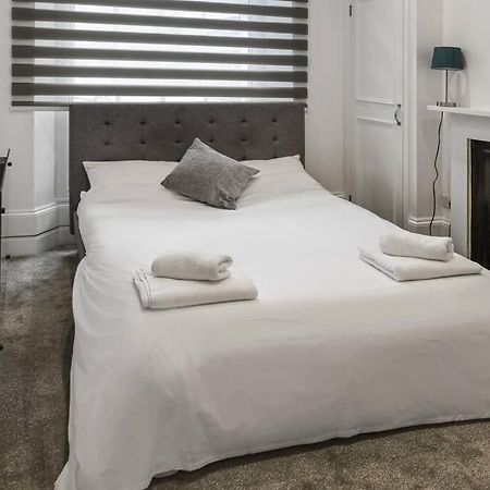 Cosy 1-Bdr W/ Free Parking In Central 독서 외부 사진