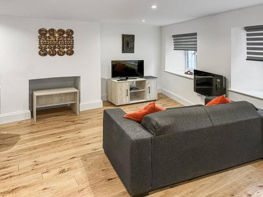 Cosy 1-Bdr W/ Free Parking In Central 독서 외부 사진
